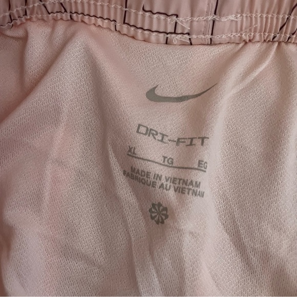 NWT Nike XL blush pink running shorts - Picture 3 of 12